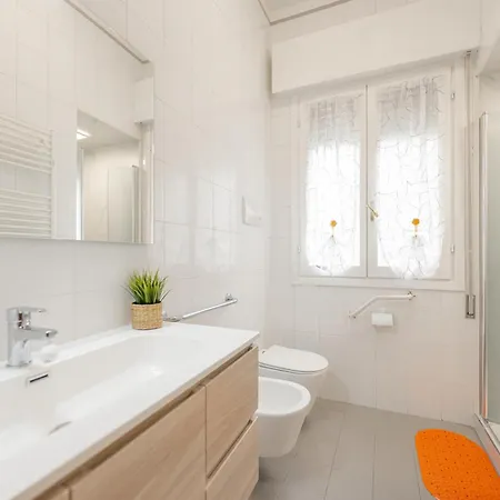 Apartment Tatiana Flat - 10 Minutes To - Mestre Train Station - Free Parking *